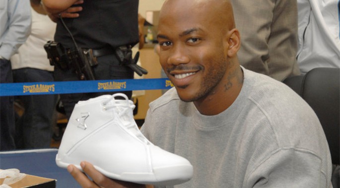 Stephon Marbury xách giày về Mỹ và tiếp tục ăn hại?