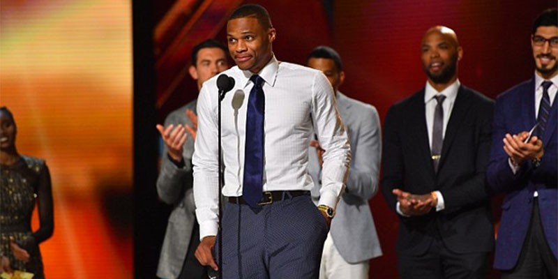 Russell Westbrook đoạt NBA MVP: Khi người đàn ông khóc…