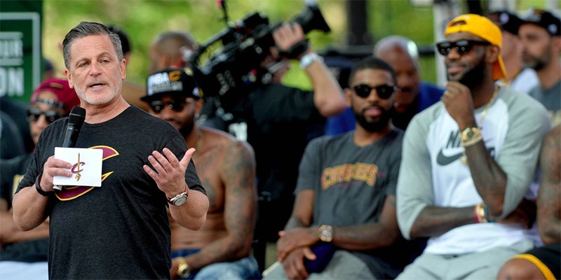 Lời biện minh nào cho ông chủ Dan Gilbert của Cleveland Cavaliers