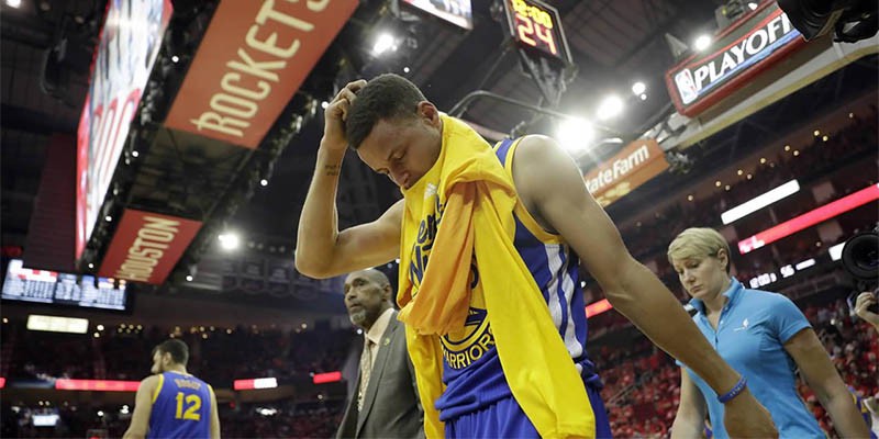 Stephen Curry hiện có mức lương xếp hạng… 82 tại NBA 2016-2017