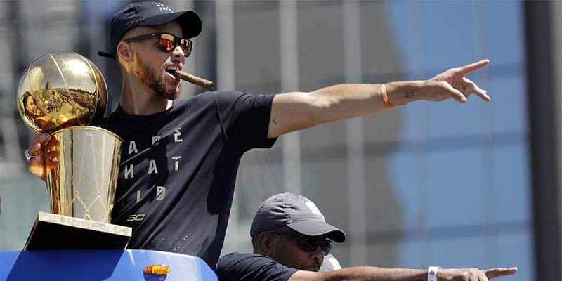 Stephen Curry và câu chuyện về điếu xì gà đau khổ