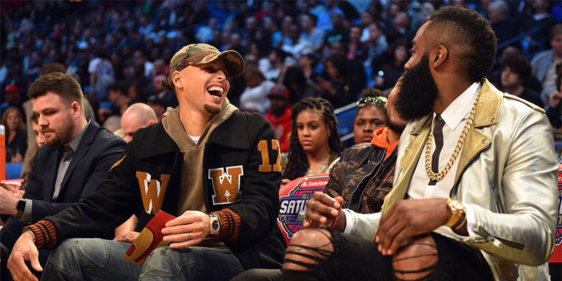 Ai sẽ nối bước James Harden và Stephen Curry vào CLB 200 triệu đô