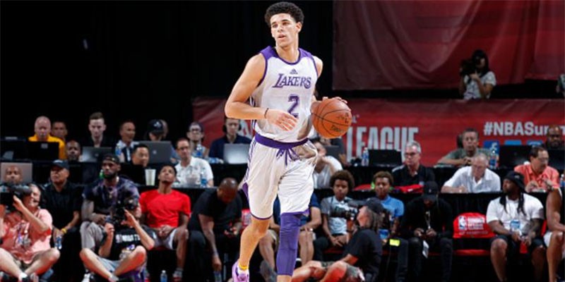 King James ấn tượng về Lonzo Ball tạo nên bước ngoặt cho Lakers?