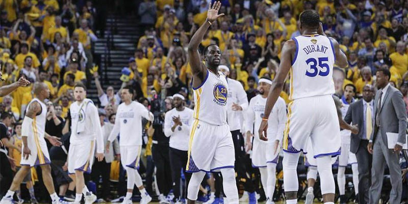 Golden State Warriors chính thức chốt cùng lúc 6 hợp đồng