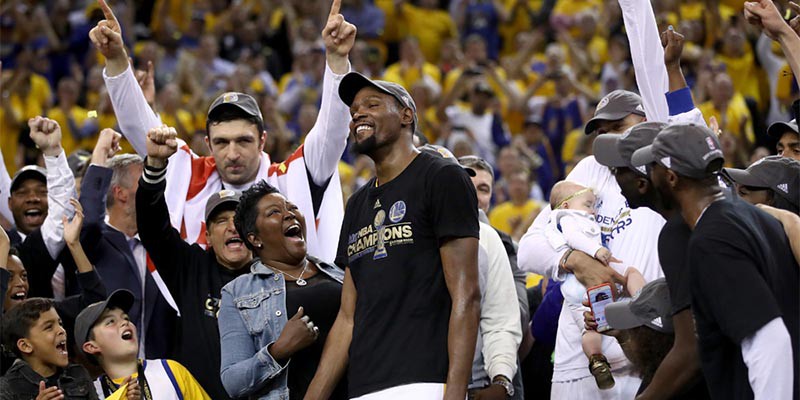 Đừng ghét Golden State Warriors vì họ mạnh