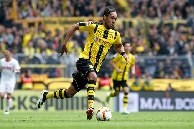 “Thành Manchester tranh Aubameyang, Real Madrid giữ Ronaldo đến 2021”