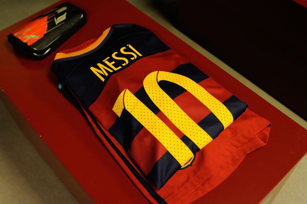 Bản tin tối ngày 18/05: Nike tài trợ Barcelona cả tỷ euro