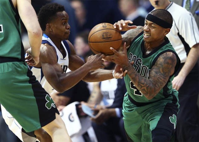 Celtics đang cạnh tranh dữ dội với Cavaliers để chiếm ng&ocirc;i đầu khu vực miền Đ&ocirc;ng.