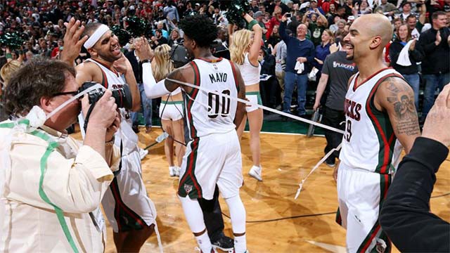 Bucks lại vừa tạo th&ecirc;m được 1 bất ngờ trong m&ugrave;a giải mới.