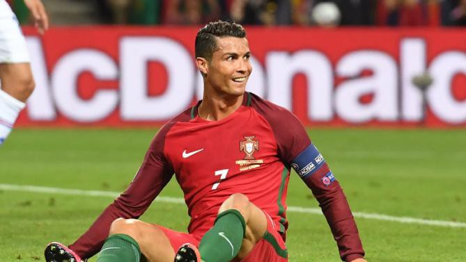 Ronaldo sút nhiều vẫn chưa ra... chiến thuật