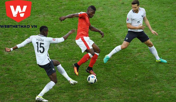 Breel Embolo c&agrave;ng kh&oacute; tạo tin tưởng do anh mới ghi đ&uacute;ng 1 b&agrave;n m&agrave; lại từ chấm phạt đền trong chiến thắng San Marino 7-0.
