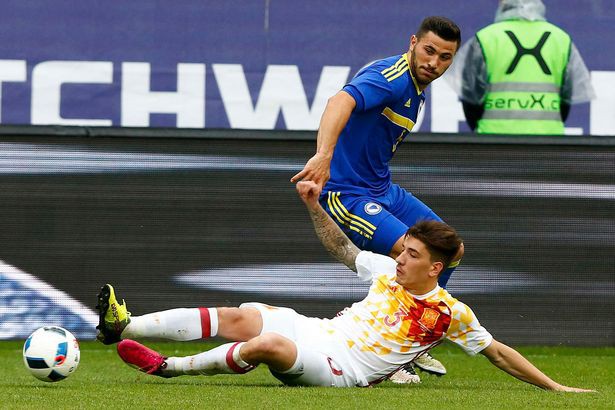 “Higuain thích Liverpool; Bellerin (TBN) có thể dự EURO 2016”