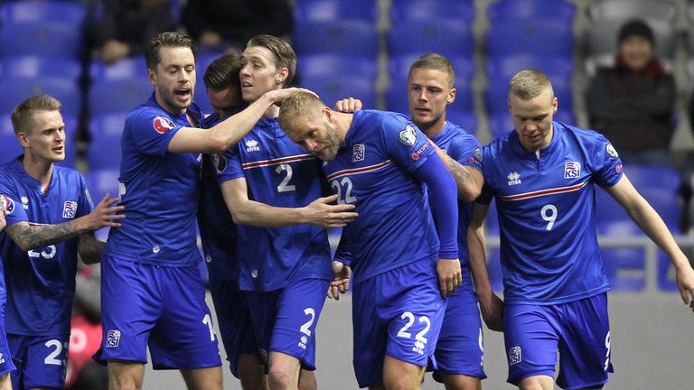 Iceland – Áo: “Cướp biển” bị ép thắng