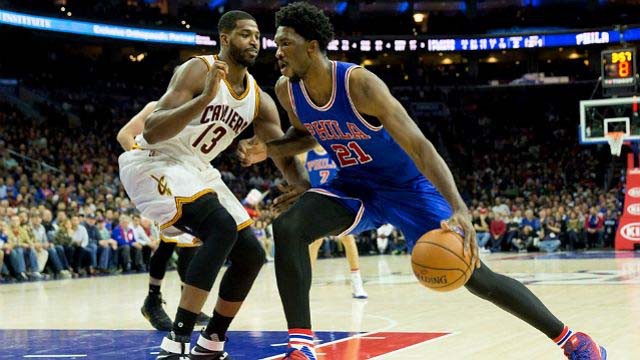 Điểm sáng hiếm hoi của Sixers, Joey Embiid đang có 100% sức khỏe để tiếp nhà đương kim vô địch. Điểm sáng hiếm hoi của Sixers, Joey Embiid đang có 100% sức khỏe để tiếp nhà đương kim vô địch.