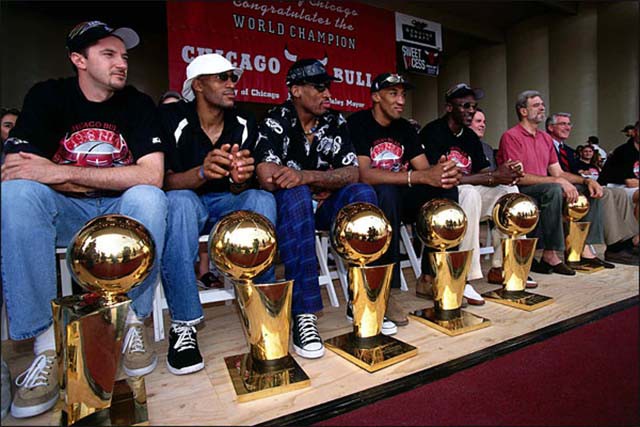 Ở thời điểm bắt đầu thập kỷ 90, Bulls với Jordan gần như kh&ocirc;ng c&oacute; đối thủ.