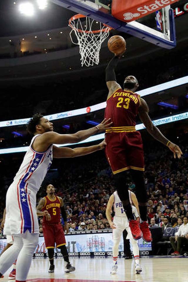 Buổi tối đáng nhớ của 'King' James với triple-double thứ 45 và 1000 quả 3 điểm trong sự nghiệp. Buổi tối đáng nhớ của 'King' James với triple-double thứ 45 và 1000 quả 3 điểm trong sự nghiệp.