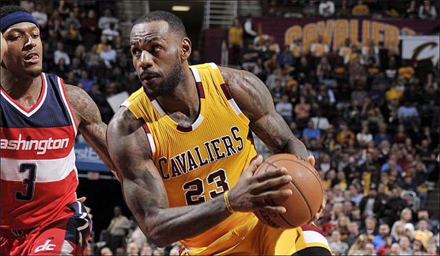 LeBron James xuất sắc vượt qua huyền thoại Kobe Bryant trở thành cầu thủ trẻ nhất lịch sử ghi được 27.000 điểm. LeBron James xuất sắc vượt qua huyền thoại Kobe Bryant trở thành cầu thủ trẻ nhất lịch sử ghi được 27.000 điểm.