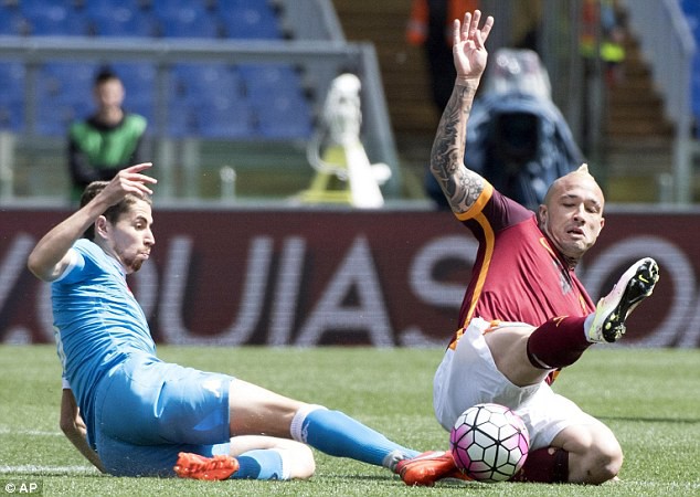 Chelsea sắp mua được Radja Nainggolan (AS Roma) với gi&aacute; 26 triệu bảng. 