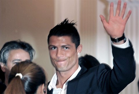 Bản tin sáng ngày 28/04: Ronaldo cần liệu pháp tế bào gốc