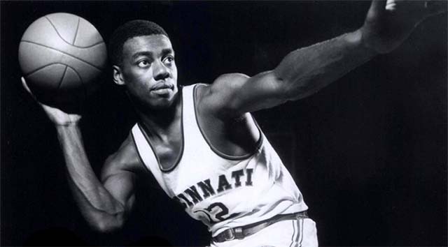 Oscar Robertson, vua triple-double của mọi thời đại.
