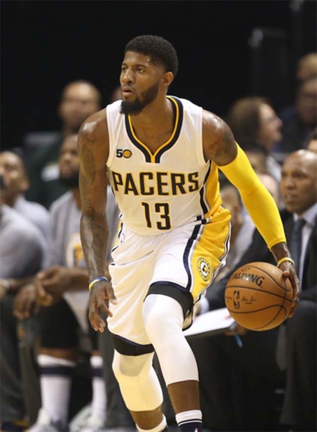 Siêu sao Paul George ghi liền 8 điểm cuối trận giúp Pacers thắng kịch tính trước Lakers. Siêu sao Paul George ghi liền 8 điểm cuối trận giúp Pacers thắng kịch tính trước Lakers.