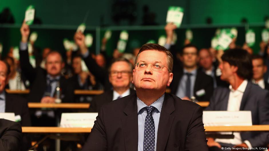 Reinhard Grindel vừa trở th&agrave;nh chủ tịch mới của LĐBĐ Đức.