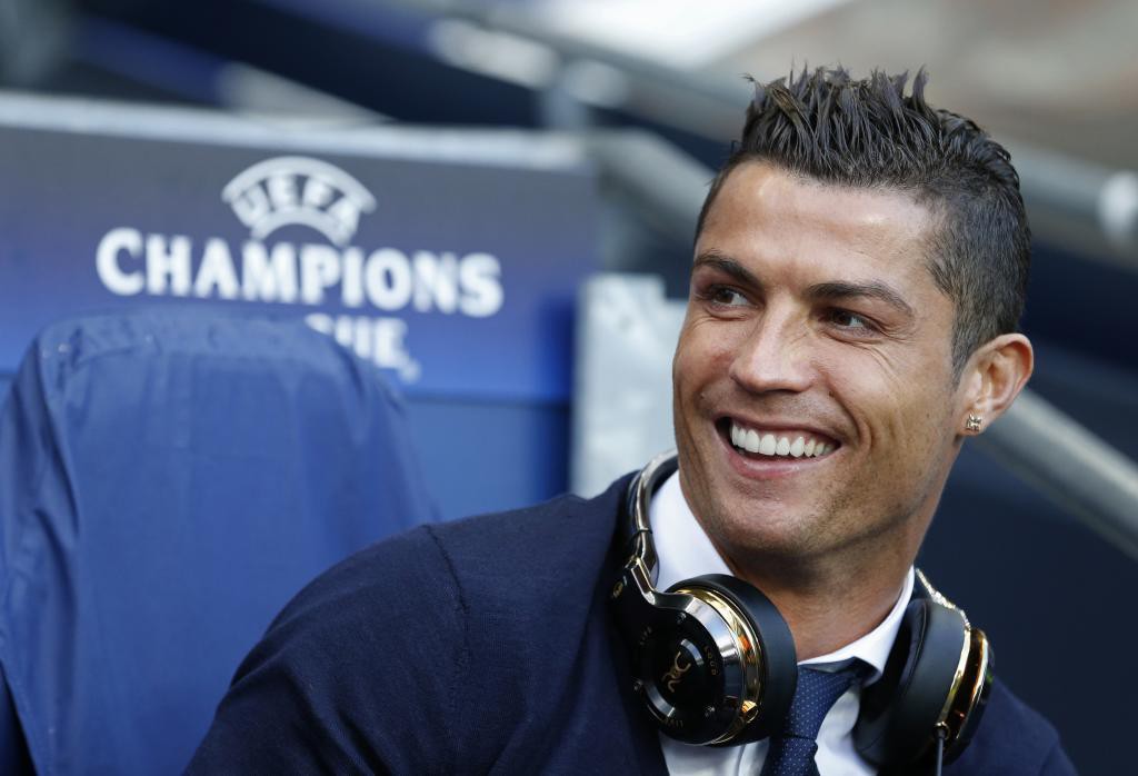 Bản tin sáng ngày 02/05: Ronaldo hoàn tất buổi tập ở Real Madird
