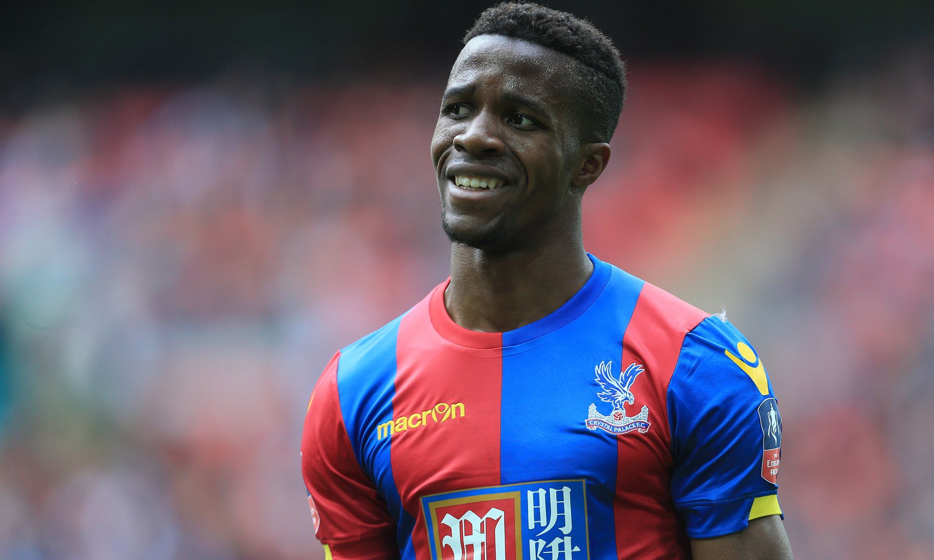 Zaha (Crystal Palace) c&oacute; nguy cơ kh&ocirc;ng đ&aacute; chung kết FA Cup.