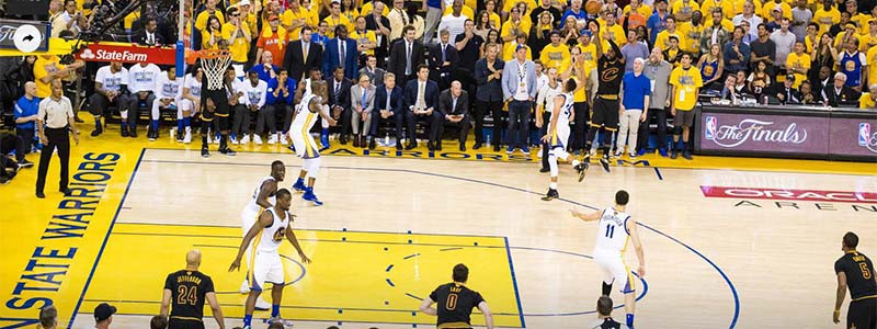 Cavaliers đấu Warriors hay chuyện cú ném vĩ đại nhất lịch sử NBA