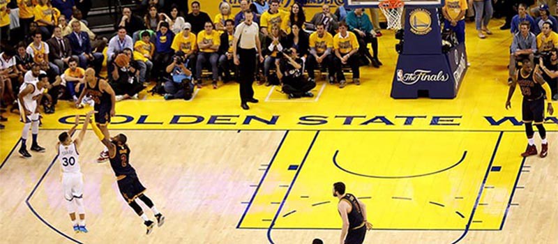 NBA áp dụng cú ném 4 điểm: Chẳng có gì là không thể!