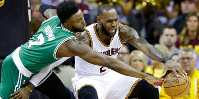 Boston Celtics bất ngờ giành lại 1 Game ngay trên sân Cavaliers