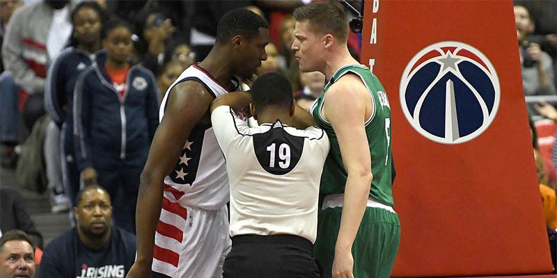 Washington Wizards thắng đậm Boston trong trận cầu nóng bỏng