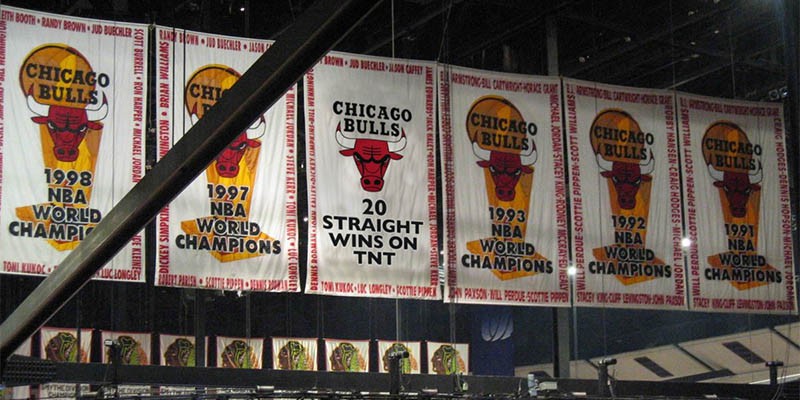 Cleveland Cavaliers thua trắng Chicago Bulls ở mùa 2016-2017