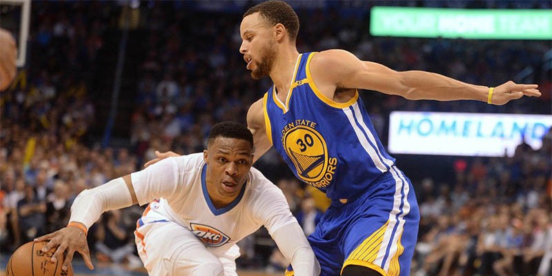 Warriors thắng trắng trong 4 cuộc đối đầu với OKC ở mùa 2016-2017