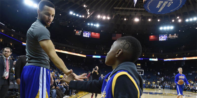 Cách làm thương hiệu cực kỳ xúc động của Steph Curry và Warriors
