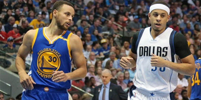 Ngày đặc biệt của nhà Curry với những kỷ lục NBA và đôi giày thửa