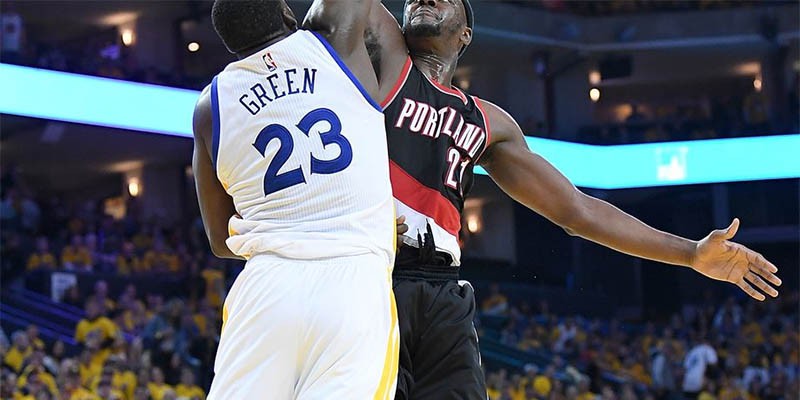 Ngũ-hành-sơn của Draymond Green "phong ấn" Portland Trail Blazers