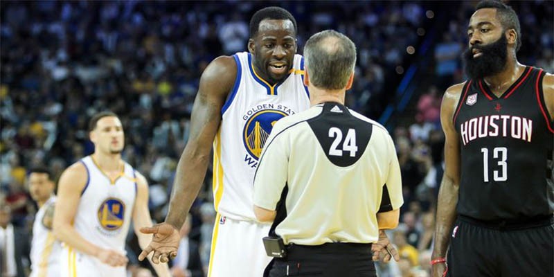 Lý do kỳ quặc khiến Draymond Green tấn công James Harden