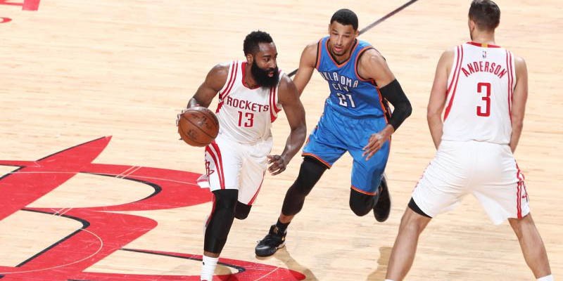 Westbrook có triple-double kỷ lục nhưng không đủ thắng Rockets