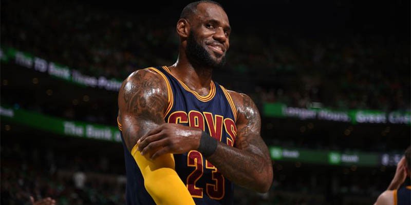 LeBron James có phẩm chất của 3 huyền thoại và giống 1 người khác