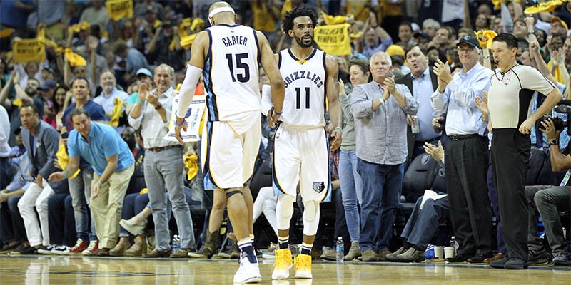 NBA Playoff 23/04: Memphis Grizzlies gỡ hòa San Antonio Spurs 2-2