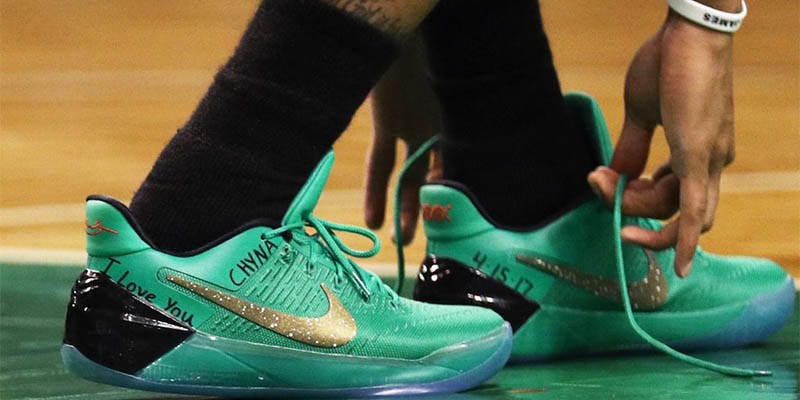 Giày của Isaiah Thomas phát đi thông điệp mãnh liệt hơn tất cả