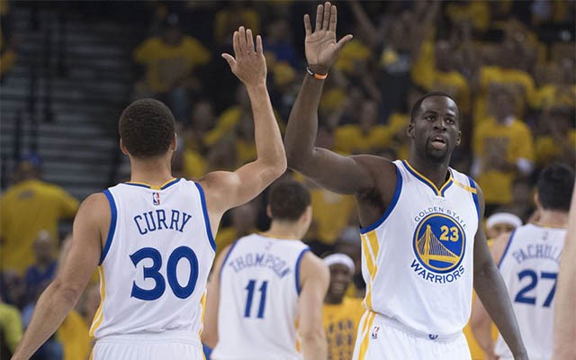 Utah Jazz tuyệt vọng dù Golden State Warriors thắng không đậm