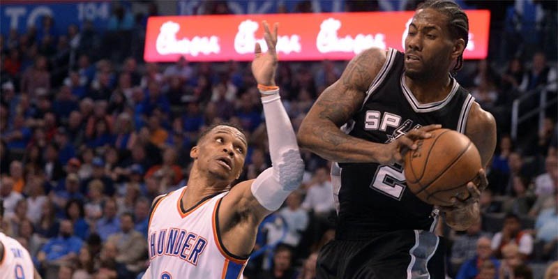 Kawhi Leonard giúp Spurs lội ngược dòng trước Thunder