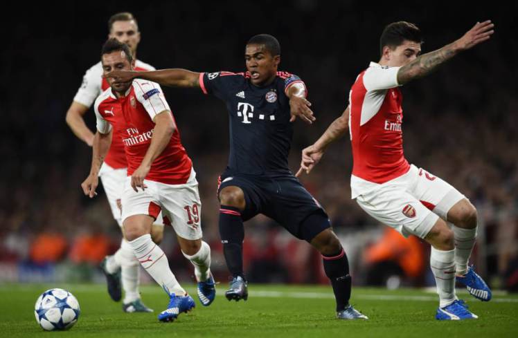 Douglas Costa thành tài nhờ futsal