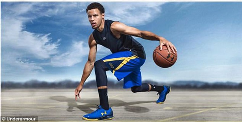 Stephen Curry - LeBron James: Các tỷ phú đô-la đại chiến