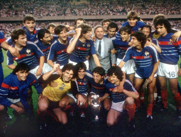 Ph&aacute;p v&ocirc; địch EURO 1984 bằng lối chơi đẹp.