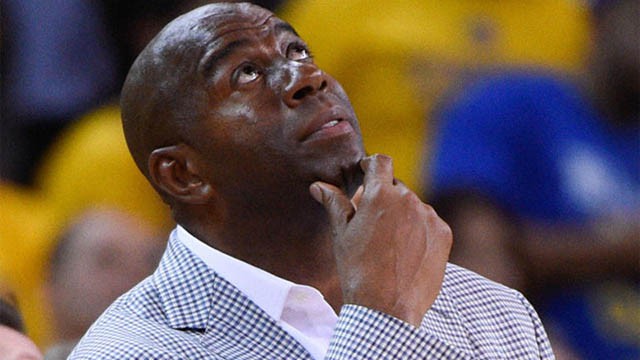 Phải chăng Magic Johnson đã phạm một sai lầm quá lớn? Phải chăng Magic Johnson đã phạm một sai lầm quá lớn?