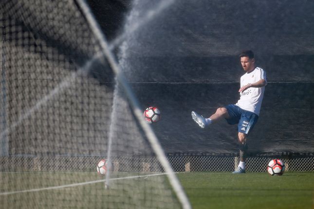 Messi lợi hại chỉ khi thật “sung”