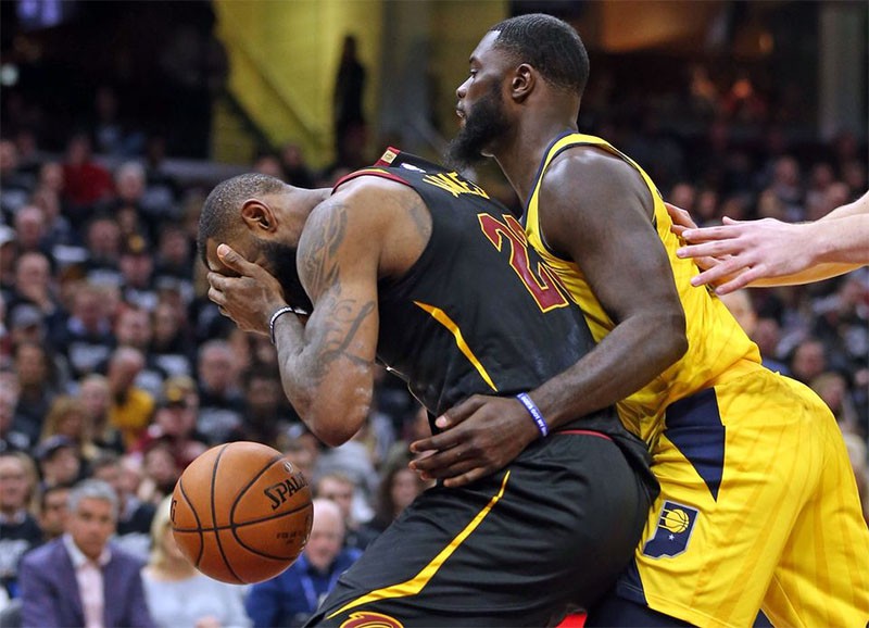 Sau khi bị làm nhục, "Nhà vua" LeBron gục luôn hay lên đồng?